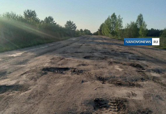 Жители деревни Журихино вынуждены ездить по «убитой» дороге